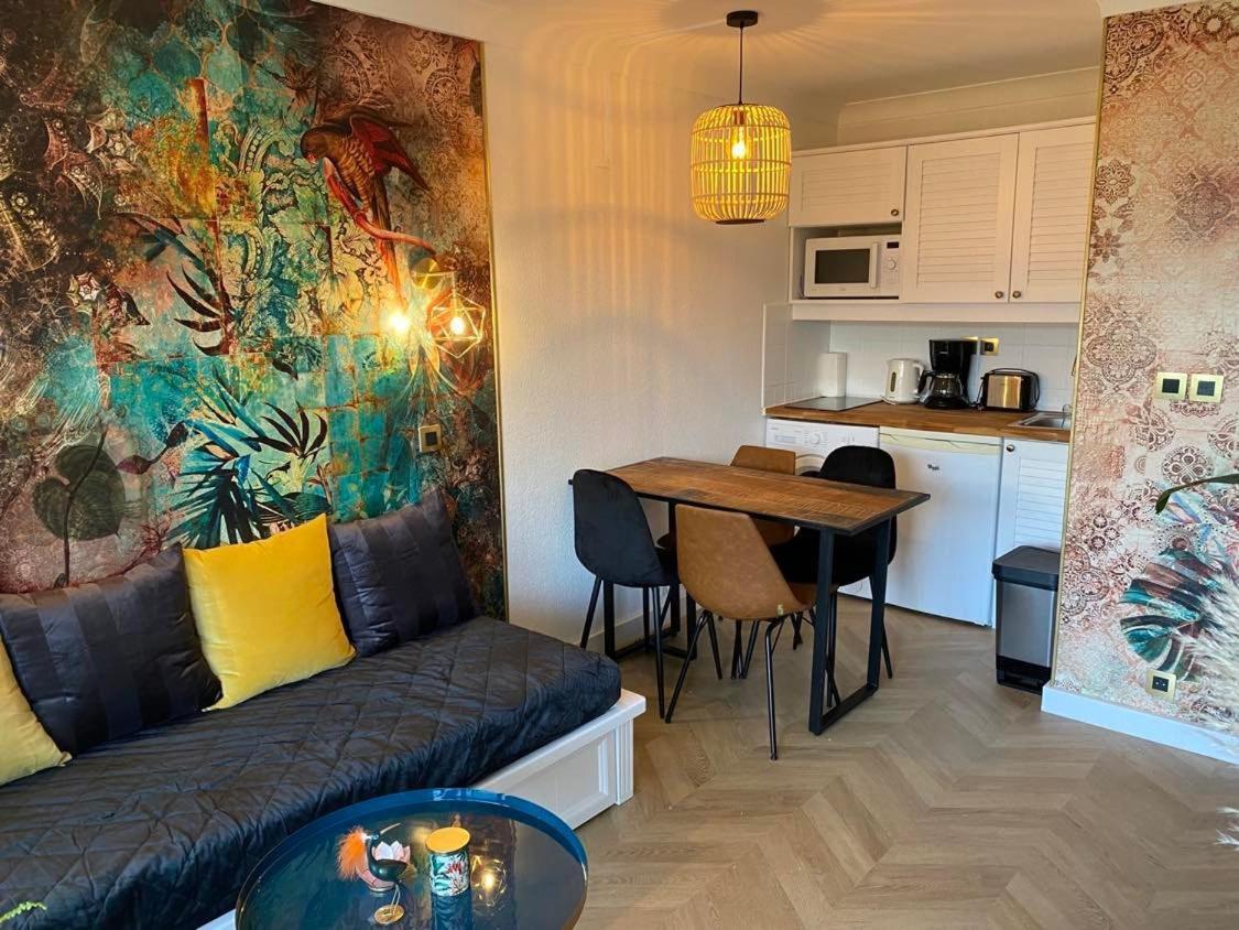 Appartement Cosy Avec Piscine, Acces Direct Plage Лаканау Екстериор снимка
